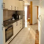 Fishta Q5 33 Apartmán *