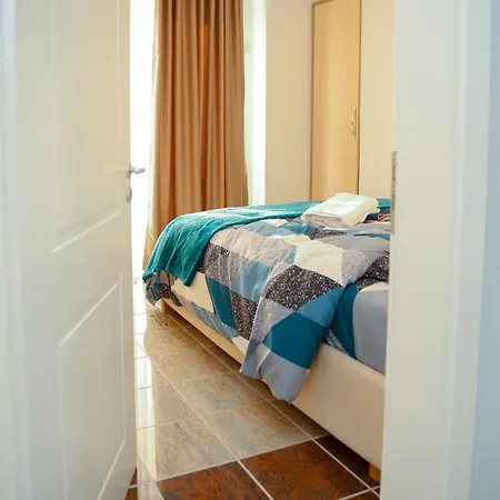 Daire Fishta Q5 33 Velipojë